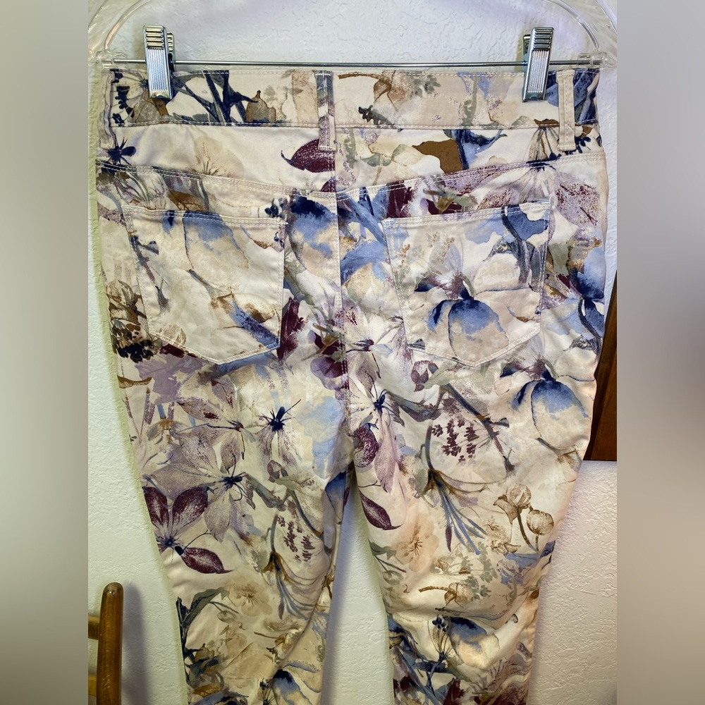 Chico's Jegging Ankle Tapered High Rise Size 1 US 8 Cream Floral Spring Chic - Picture 6 of 13